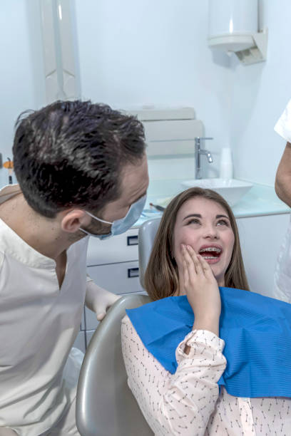 Best Broken or Cracked Tooth Emergency Dentist in North Aurora, IL